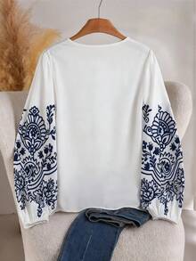 GlowEve Áo sơ mi tay dài cổ tròn in họa tiết thanh lịch dành cho nữ - trắng - Xem 2