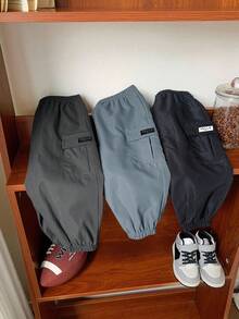 SHEIN 3件套男婴休闲弹力腰字母贴布翻盖口袋束口工装裤，时尚街头风 - 彩色 - 查看 6