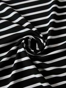 Camiseta holgada de manga corta con cuello redondo, estampado minimalista , rayas blancas y negras, adecuada para año nuevo y regalo - Negro - Ver 3
