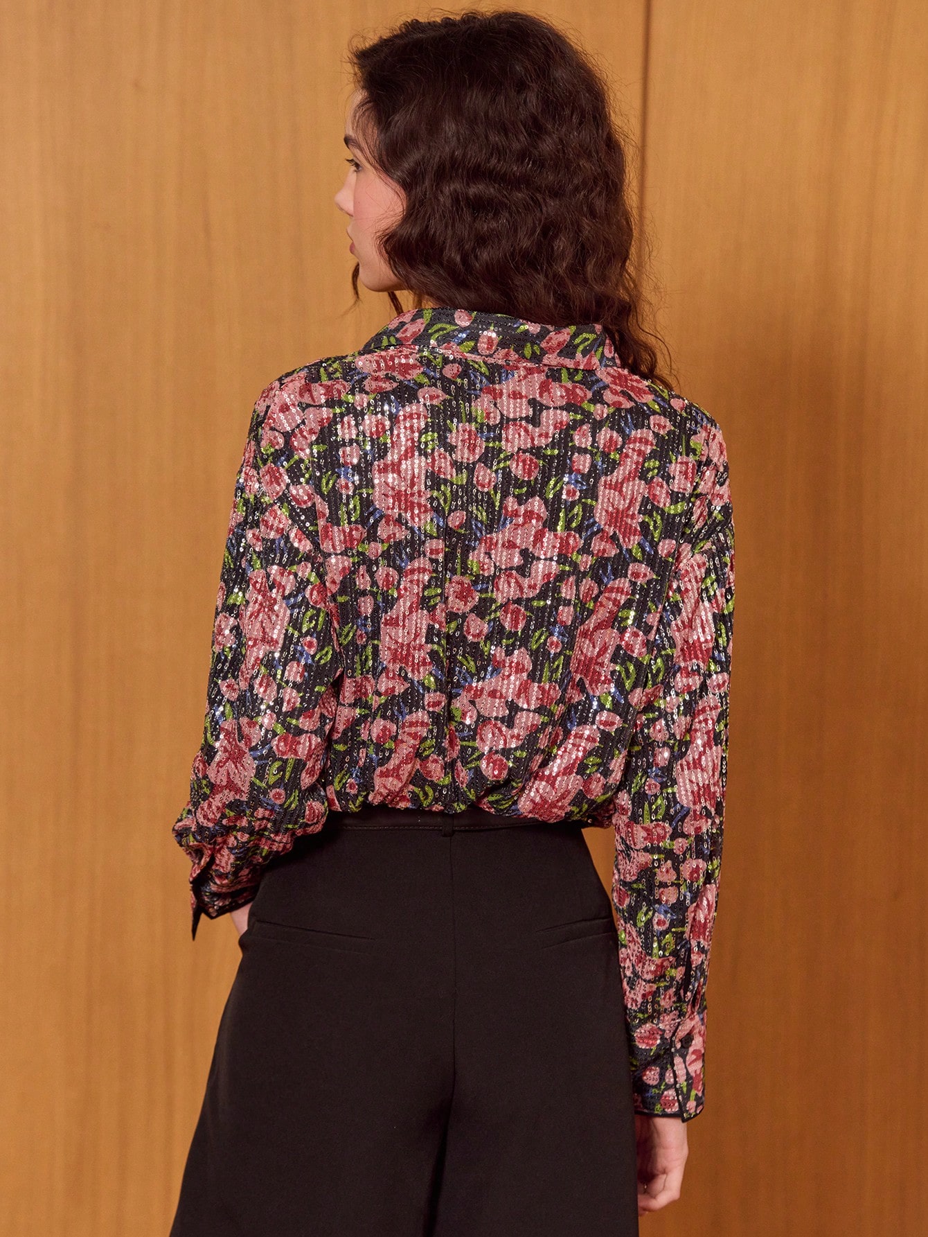 Paillettenbluse mit Blumenmuster und langen Ärmeln für einen schicken Ausgeh-Look – perfekt für Partys, den Valentinstag, den französischen Stil oder den Pariser Stil.