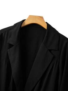 GlowEve CURVE 大码女士优雅纯色翻领单排扣外套搭配花卉提花A字裙套装，适合返校、毕业典礼、情人节、音乐节、母亲节、万圣节、感恩节、复活节、国庆节、晚宴、约会派对、婚礼季、户外郊游等场合。 - 黑色 - 查看 3