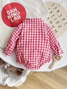 Playful Pals 男童休闲提花经典格子领前拉链刺绣长袖连体衣，春秋季 - 紅色 - 查看 2