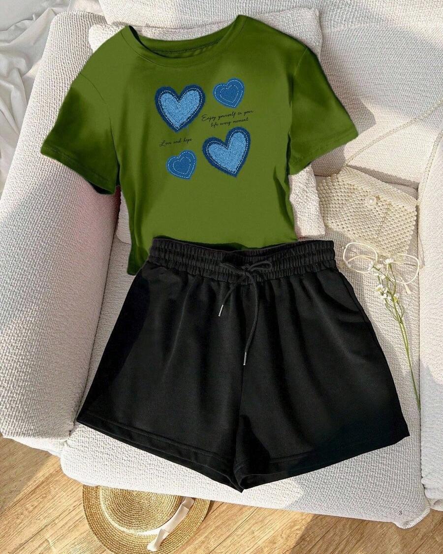 Set de 2 piezas de camiseta y pantalones cortos con estampado de Corazones - Verde militar - Ver 1