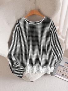 SHEIN Cosyjoi Plus Size Women Lace Patchwork Asymmetric Hem Round Neck Long Sleeve T-Shirt - Black - View 6