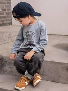 GraphicGems 灰色圆领小男孩浣熊印花卫衣 - 灰色 - 查看 7