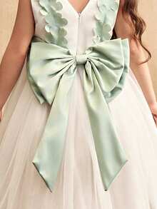 SHEIN 女孩公主裙、花童裙、生日派对裙、婚礼礼服、无袖、白色缎面薄纱泡泡裙、后背蝴蝶结、3D花朵、中东、欧式风格 - 白色 - 查看 3