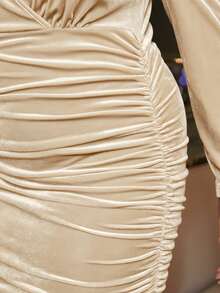 SHEIN Frenchy 大码优雅派对泡泡袖V领褶皱修身连衣裙，秋季 - 杏色 - 查看 7