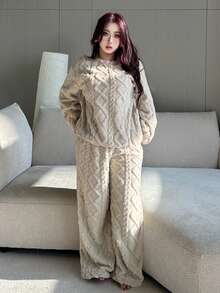 Dazy Plus 两件套保暖宽松睡衣套装，圆领上衣和宽松长裤，秋冬季大码女式睡衣