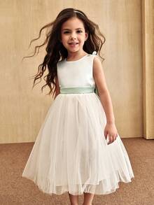 SHEIN 女孩公主裙、花童裙、生日派对裙、婚礼礼服、无袖、白色缎面薄纱泡泡裙、后背蝴蝶结、3D花朵、中东、欧式风格 - 白色 - 查看 5