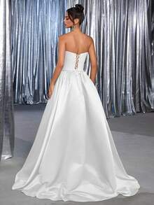 Vowa 优雅黑色针织拼接缎面胸衣，搭配白色奢华串珠缎带超大A字裙，后背系带可调节，适合约会、单身派对、婚礼、活动、度假、返校季、正式场合。 - 白色 - 查看 2