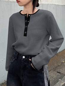 FRIFUL 女士宽松圆领半拉链撞色袖口和门襟华夫格纹理休闲T恤 - 灰色 - 查看 4