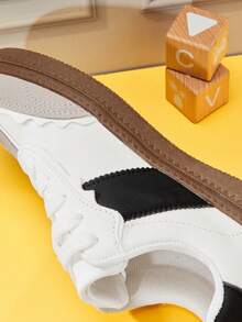 Mini mi #TopPick 女童白色黑色橡胶底运动鞋 – 运动、舒适 & - 黑與白 - 查看 5