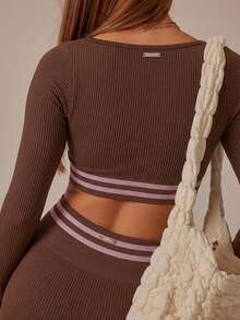 Aralina 休闲无缝双色罗纹长袖褶皱双层背心上衣和紧身裤两件套，适合运动健身锻炼。 - 巧克力棕 - 查看 10