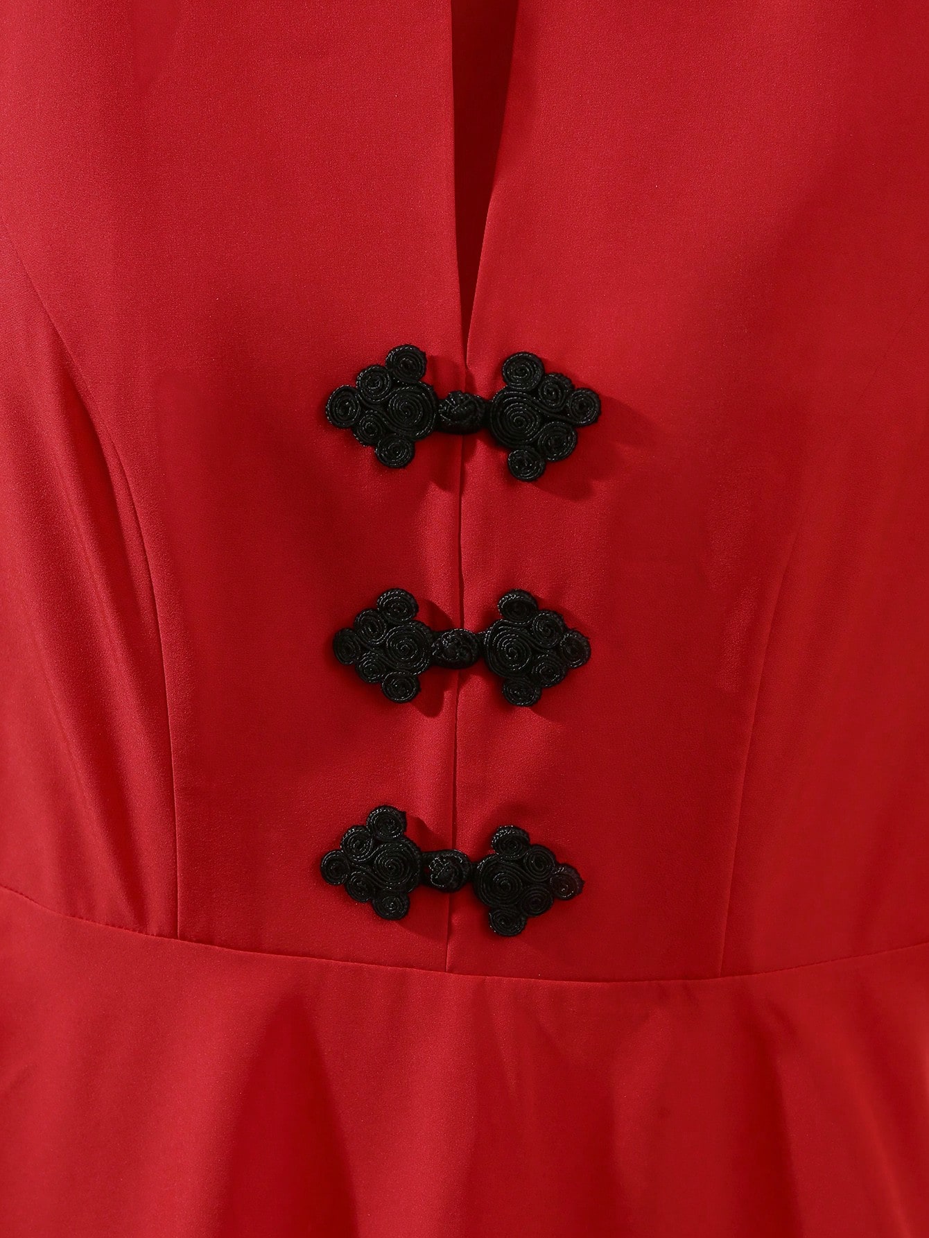 فستان أنيق صمم لكي أنتي للسهرات والمناسبات