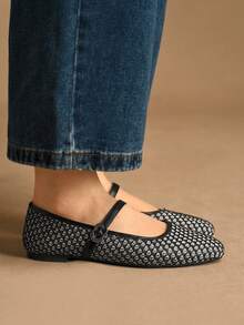 Rosivie Women's Buckle Design Casual Fashionable Flat Sandals - Black - View 4