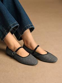 Rosivie Women's Buckle Design Casual Fashionable Flat Sandals - Black - View 1