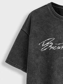 Manfinity ZONE917 Lässiges Straßen-Metall-Gravur-reflektierendes rebellisches Geist-Slogan-englischer Muster schwarzes T-Shirt - Schwarz - Übersicht 4