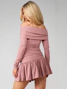 MISSGUIDED Asxig minikjol med rynkad fåll, volangdetalj och figurnära silhuett för höst- och vinterfester - Dammrosa - Visa 2