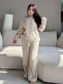 Dazy Plus 两件套保暖宽松睡衣套装，圆领上衣和宽松长裤，秋冬季大码女式睡衣