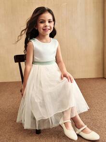 SHEIN 女孩公主裙、花童裙、生日派对裙、婚礼礼服、无袖、白色缎面薄纱泡泡裙、后背蝴蝶结、3D花朵、中东、欧式风格 - 白色 - 查看 6