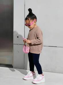 女童基礎款麻花針織圓領保暖毛衣，適合秋季、學校、返校季，小女孩棕色針織上衣，冬季女童穿搭上衣 - 卡其色 - 查看 6