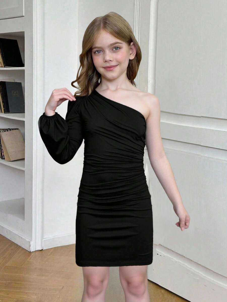 SHEIN Tween Mädchen Lässig Elegant einfarbiges asymmetrisches Schulter gerafftes eng anliegendes Mini-Kleid mit Puffärmeln, geeignet für den Arbeitsweg, Partys, schwarzes Kleid für Tween Mädchen, passend für Weihnachten, Neujahr, Geburtstagsfeiern, Geschwister-Outfits, Matching-Outfits