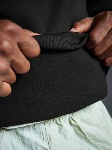 Driftmere 男士秋冬简约山地标语印花口袋抽绳连帽运动衫 - 黑色 - 查看 8