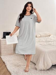 Dazy Plus Fashionable Color Block Round Neck Loose Heart Striped Straight Dress-Style Long Nightgown - Grey - View 4