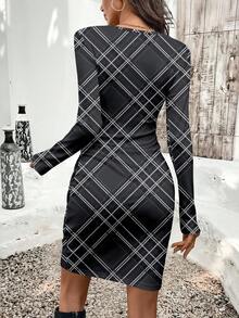 SHEIN LUNE 女士秋冬长袖褶皱腰身修身优雅罗纹短连衣裙 - 深灰色 - 查看 8