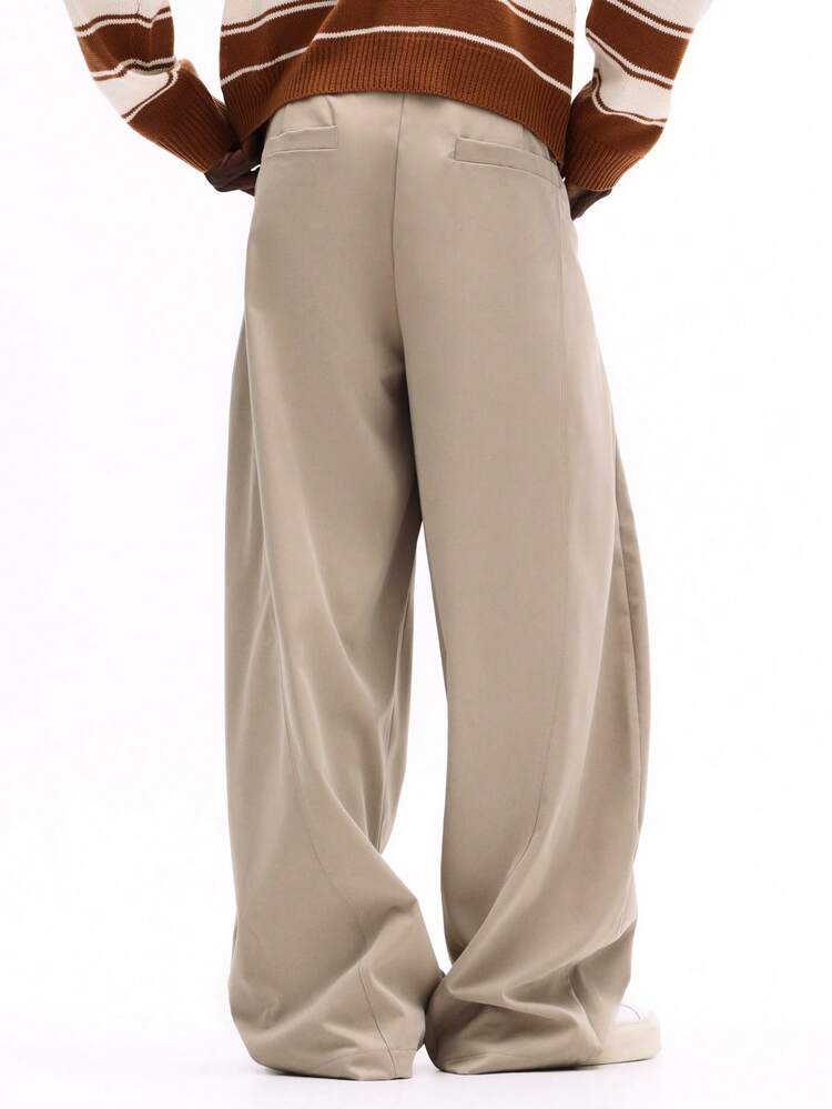 Pantaloni a gamba larga con cuciture dettagliate