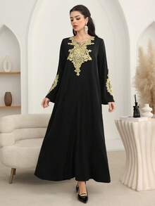 Al Najma 2025新款时尚优雅V领刺绣奢华修身连衣裙 - 黑色 - 查看 3