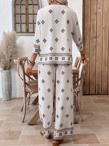 EMERY ROSE 女士印花圆领衬衫和裤子休闲两件套，度假装 - 卡其色 - 查看 2