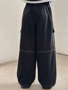 男童直筒侧边饰带工装口袋宽松运动裤，适合秋冬季休闲、户外、上学穿着。 - 黑色 - 查看 2