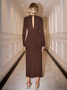Ellevyn 优雅女士纯色褶皱金属装饰无袖吊带针织长裙 - 摩卡棕 - 查看 9