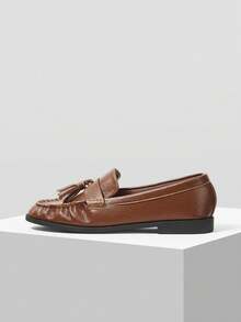 MOTF Sepatu Loafer Wanita Kulit PU dengan Hiasan Rumbai untuk Hari Valentine - Coklat - View 2