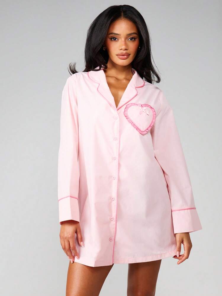 MISSGUIDED Nachthemd mit Polka-Punkt-Herz-Tasche, Knopfleiste, Langarm Pyjama Kleid