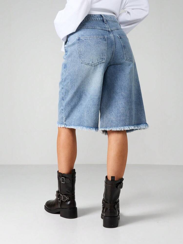 MISSGUIDED Women's Vintage Light Wash Wide Leg Long Denim Shorts Raw Frayed Hem Casual Summer Bermuda Style