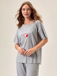 Loomlin Women Cotton Lettered Heart Embroidery Detail Rib Knit Short Sleeve Shirt&Pants Homewear Pajama Set - Grey - View 5