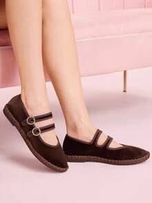 CUCCOO DOLLMOD 女士棕色优雅天鹅绒经典舒适天鹅绒平行双带玛丽珍平底鞋 - 咖啡棕 - 查看 5