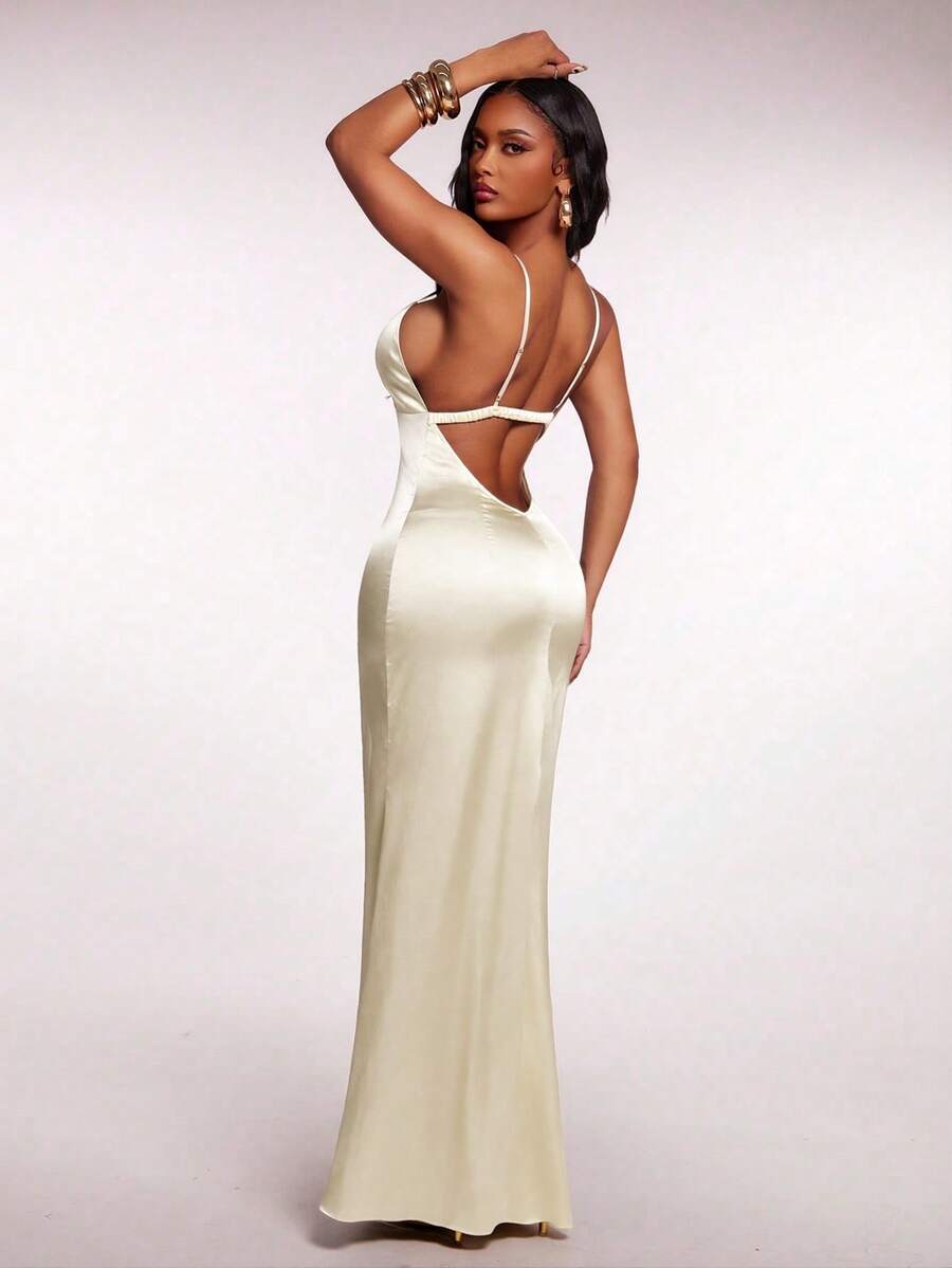 Radiana 女士性感优雅白色缎面露背吊带连衣裙，修身飘逸下摆，适合约会、正式场合、派对、生日、舞会、婚礼、度假、海滩等场合。 - 白色 - 查看 1