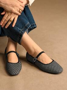 Rosivie Women's Buckle Design Casual Fashionable Flat Sandals - Black - View 6