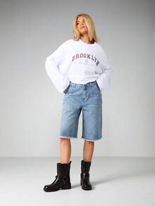 MISSGUIDED Quần short denim ống rộng dài, cổ điển, giặt nhẹ, viền tua rua, thường ngày, phong cách Bermuda mùa hè dành cho nữ - Màu xanh lam - Xem 3