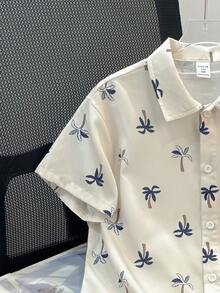 SHEIN 男童休闲舒适时尚简约百搭柔软复古度假印花短袖衬衫，适合日常穿着、上学、外出、春夏穿着。 - 杏色 - 查看 4