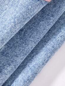 SHEIN 少女休闲可爱牛仔裤，复古浅蓝色水洗牛仔布，饰有雪花图案和粉色爱心刺绣，宽松直筒裤型，面料柔软舒适，时尚街头风，适合春、夏、秋、冬四季穿着。