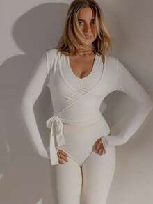 Aralina 女士简约纯色交叉绑带拇指孔运动T恤和背心 - 白色 - 查看 8