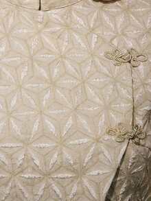 Nöista Ensemble top à manches courtes avec motif géométrique et pantalon large avec boutons chinois détaillés ; un ensemble coordonné de deux pièces adapté aux tenues de vacances de printemps, aux ensembles sur mesure, aux looks élégants ; approprié pour les tenues d'été, les tenues de vacances de printemps, les événements élégants. - Champagne - Voir 9