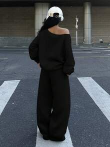 SHEIN EZwear 两件套女士蝴蝶结印花露肩宽松卫衣和阔腿加厚抓绒裤套装，适合秋冬季穿着 - 黑色 - 查看 2