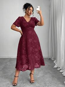 SHEIN Clasi 大码女士优雅度假风提花V领泡泡袖收腰连衣裙，夏季 - 酒紅色 - 查看 4
