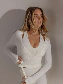 Aralina 女士简约纯色交叉绑带拇指孔运动T恤和背心 - 白色 - 查看 5