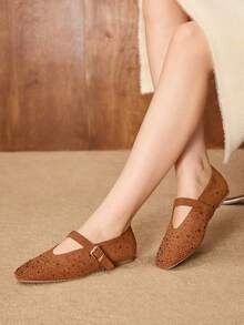 MOTF PREMIUM 女士水钻搭扣平底鞋 - 棕色 - 查看 5